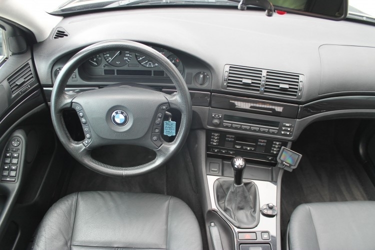 BMW 5-SERIE