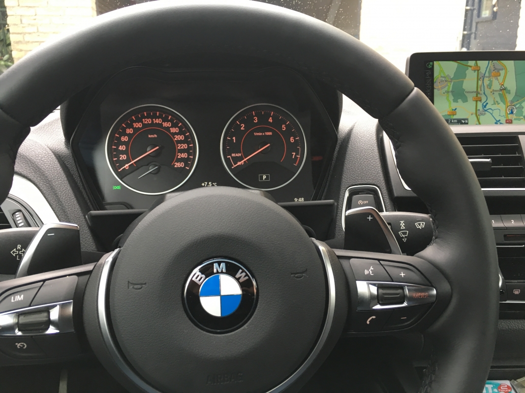 BMW 2-SERIE